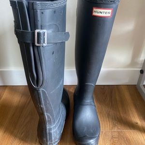 Tall hunter boots size 8 (39).